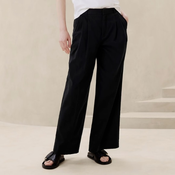 BANANA REPUBLIC Explorer Pleated Pant, Black, Size 8 NWT $80 - Picture 1 of 4